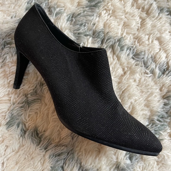 Stuart Weitzman Standin Black Textured Booties Womens 9 - Picture 2 of 7